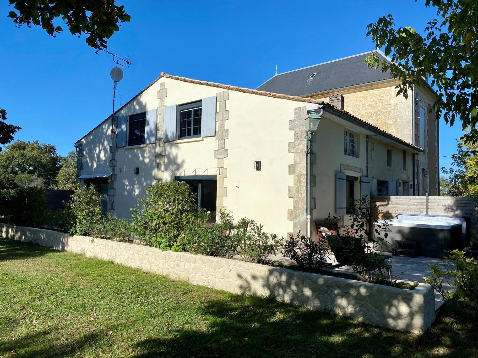 La Maison du Champ de Beaumont Galgon Extérieur photo